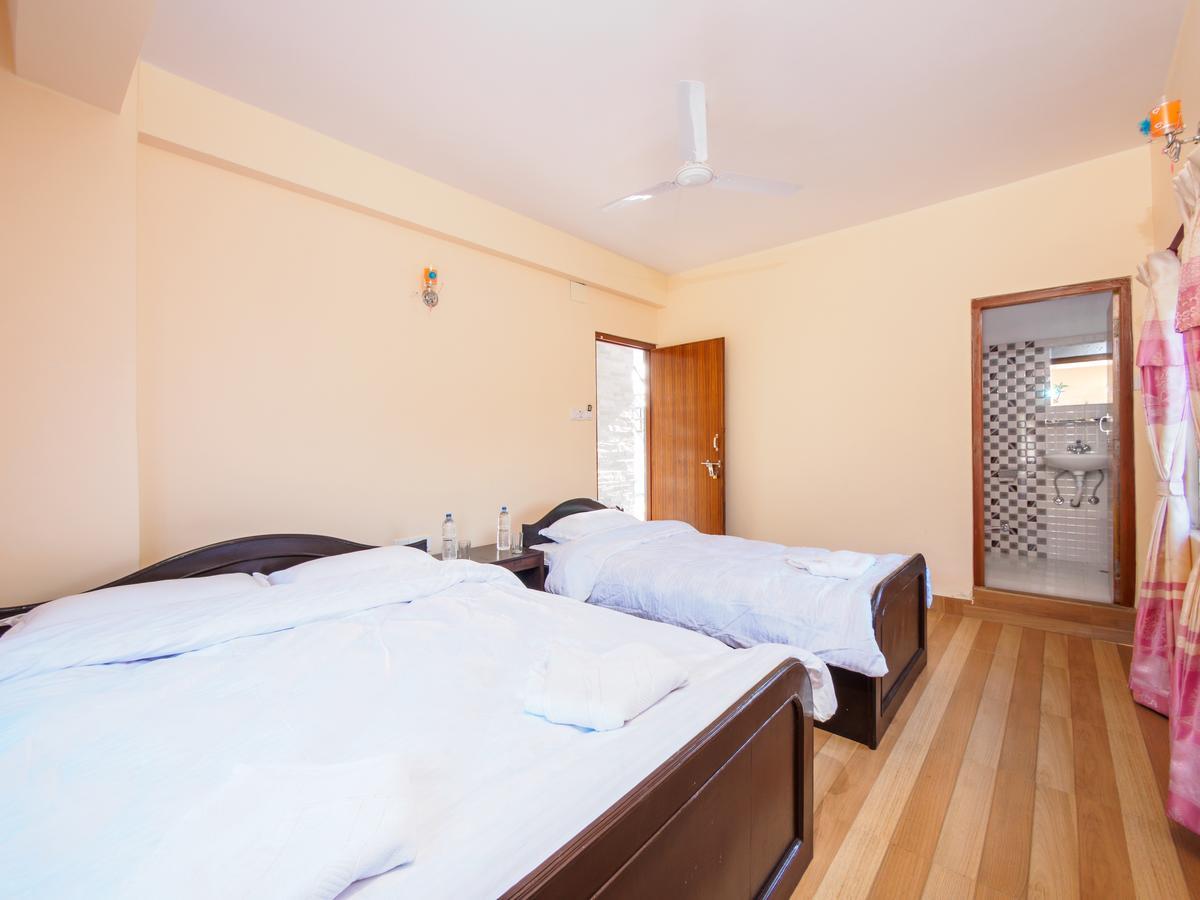 Hotel Sunflower Pokhara Exterior foto
